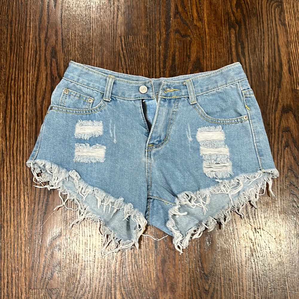Distressed light wash jean shorts-Boutique